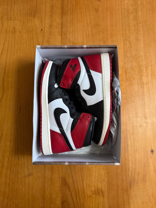 Air Jordan 1 Retro High OG 'Black Toe Reimagined' USED