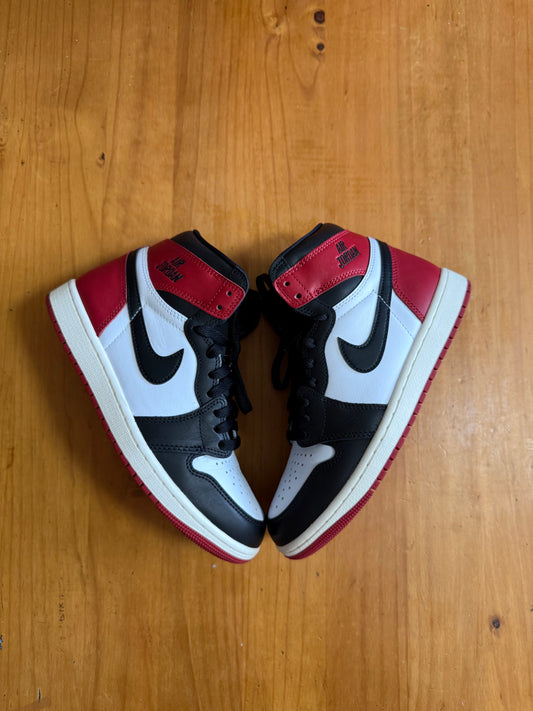 Air Jordan 1 Retro High OG 'Black Toe Reimagined' USED