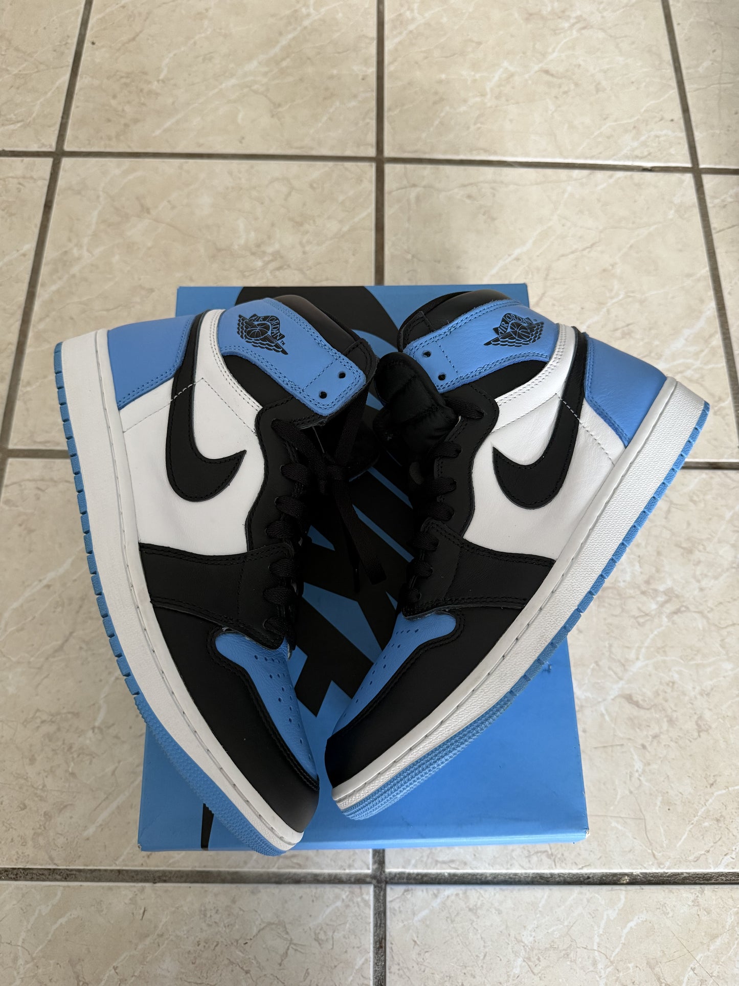 Air Jordan 1 Retro High OG “Unc Toe”